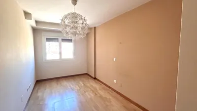 Flat on Calle José María Codón photo 4