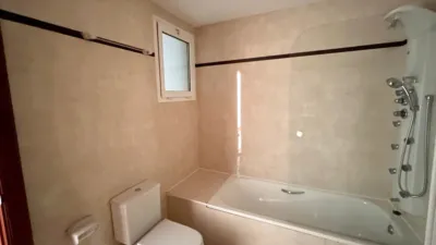 Flat on Calle José María Codón photo 9