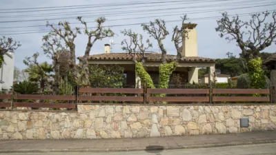Detached house on Carrer de la Primavera photo 2