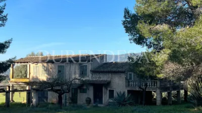 Rustic house on Avinguda de la Constitució photo 12