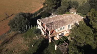 Rustic house on Avinguda de la Constitució photo 3