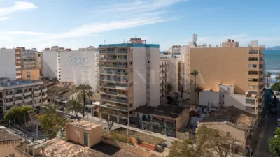 Piso en venta en Carrer de Sant Cristòfol, cerca de Carrer dels Trencadors, S'Arenal (Llucmajor) de 330.000 €