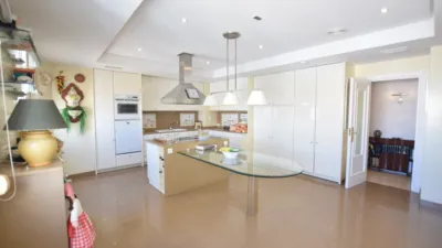 Apartment on Wssell de Guimbarda Street photo 11