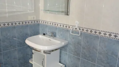 Piso en alquiler en Roces, Roces (Distrito Sur. Gijón) de 900 €<span>/mes</span>