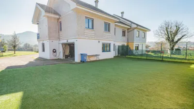 Semi-detached house in Perujo Neighborhood photo 24