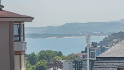 Apartment on Avenida de Cantabria photo 3