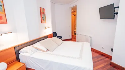 Detached house on Avenida Ojaiz photo 22