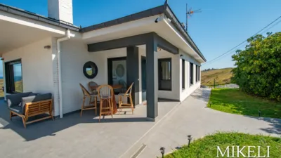 Detached house in Barrio de Portio photo 12