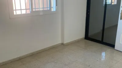 Piso en calle Almenas photo 8
