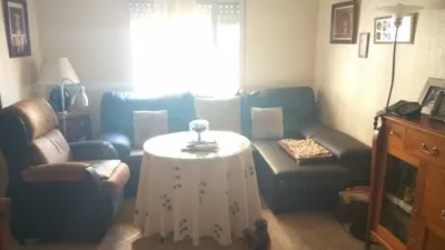 House in the Center photo 2