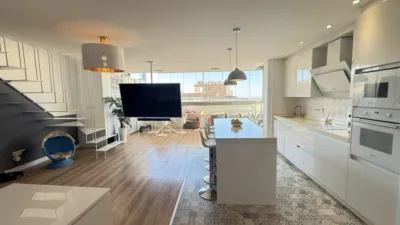 Top-floor apartment in 3.5 - Universidad - Kelme photo 3
