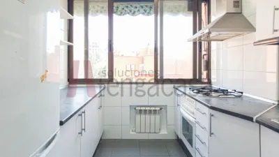 Piso en alquiler en Calle de Valdesangil - Imagen 3