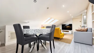 Apartment on Ardemans Street photo 22