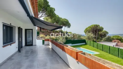 House on Carrer de la Noguera photo 3