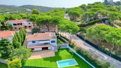 House on Carrer de la Noguera photo 2