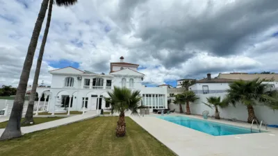 Detached villa on Avenida de Burgos photo 3