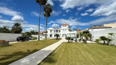 Detached villa on Avenida de Burgos photo 4