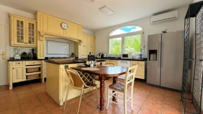 Detached villa on Avenida de Burgos photo 16