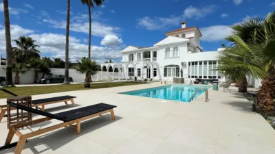 Detached villa on Avenida de Burgos photo 2