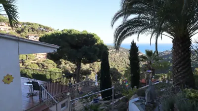 Casa en venta en Avinguda del Pla de Rosell, cerca de Carrer de les Margarides, Roca Grossa-Serra Brava (Lloret de Mar) de 359.000 €