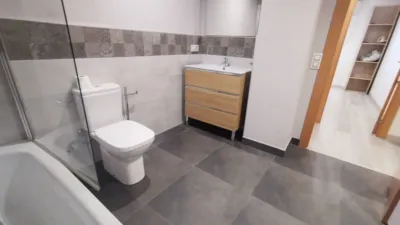 Piso en venta en Carrer d'Emili Grahit, cerca de Carrer de Joaquim Botet i Sisó, Montilivi-Palau (Girona Capital) de 273.000 €