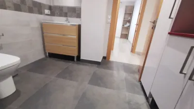 Piso en venta en Carrer d'Emili Grahit, cerca de Carrer de Joaquim Botet i Sisó, Montilivi-Palau (Girona Capital) de 273.000 €