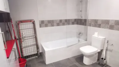 Piso en venta en Carrer d'Emili Grahit, cerca de Carrer de Joaquim Botet i Sisó, Montilivi-Palau (Girona Capital) de 273.000 €