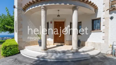 Single-family home on Carrer de Margarida Wirsing i Bordas photo 2