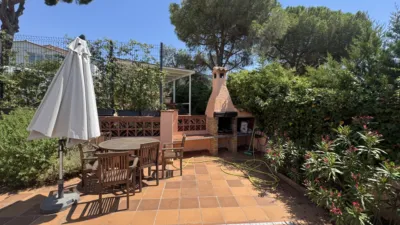 Single-family chalet on Carrer del Molí d'en Roca photo 3