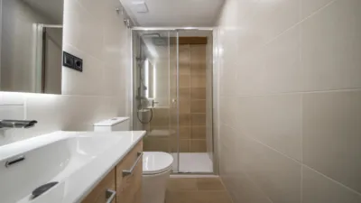 Dúplex en venta en Carrer de Pontons, El Guinardó (Distrito Horta-Guinardó. Barcelona Capital) de 259.000 €