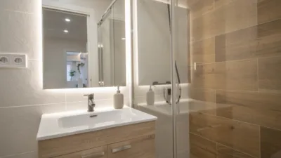 Piso en venta en Carrer de la Mare Eterna, cerca de Carrer del Foc Follet, El Bon Pastor (Distrito Sant Andreu. Barcelona Capital) de 129.000 €