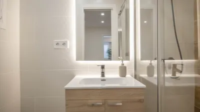 Piso en venta en Carrer de la Mare Eterna, cerca de Carrer del Foc Follet, El Bon Pastor (Distrito Sant Andreu. Barcelona Capital) de 129.000 €
