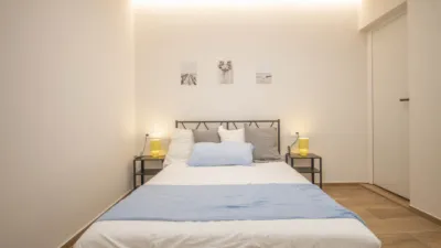 Piso en venta en Carrer de la Mare Eterna, cerca de Carrer del Foc Follet, El Bon Pastor (Distrito Sant Andreu. Barcelona Capital) de 129.000 €