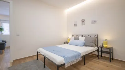 Piso en venta en Carrer de la Mare Eterna, cerca de Carrer del Foc Follet, El Bon Pastor (Distrito Sant Andreu. Barcelona Capital) de 129.000 €
