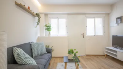 Piso en venta en Carrer de la Mare Eterna, cerca de Carrer del Foc Follet, El Bon Pastor (Distrito Sant Andreu. Barcelona Capital) de 129.000 €