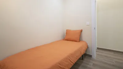 Flat on Carrer del Montsant, 28 photo 13