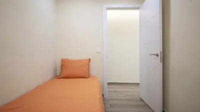 Flat on Carrer del Montsant, 28 photo 14