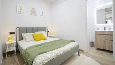 Studio at Carrer de Llavià i Serra, 18 photo 12