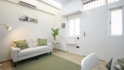 Studio at Carrer de Llavià i Serra, 18 photo 8