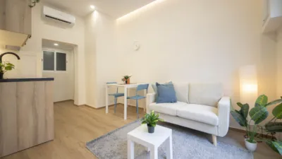 Apartment on Avinguda de la Riera de Cassoles photo 2