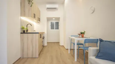 Apartment on Avinguda de la Riera de Cassoles photo 3