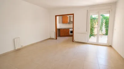 Apartment in Carrer de la Vora del Ter photo 4
