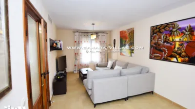 Casa adosada en venta en Calle Atarjea - Más