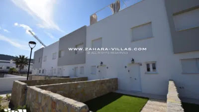 Terraced house in Urbanización Arenas de Plata, Avda. de La Almadraba photo 4