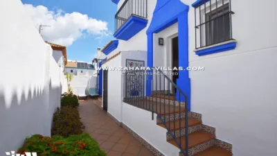 Semi-detached house on Calle Tahona photo 3