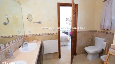 Semi-detached house on Calle Tahona photo 18