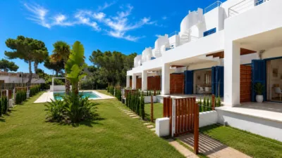 Terraced house on Carrer de Portugal photo 17