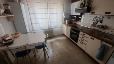 Piso en venta en Calle de Beatos Mena y Navarrete, Universidad-Los Lirios (Logroño) de 140.000 €