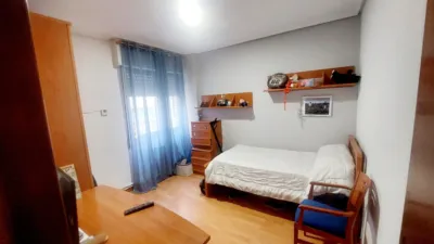 Piso en venta en Calle de Beatos Mena y Navarrete, Universidad-Los Lirios (Logroño) de 140.000 €