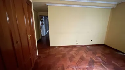 Piso en venta en Calle de Asturias, 10, cerca de Travesía de Vigo, Fátima-Travesía de Vigo-San Xoán (Distrito Casco Urbano. Vigo) de 234.000 €